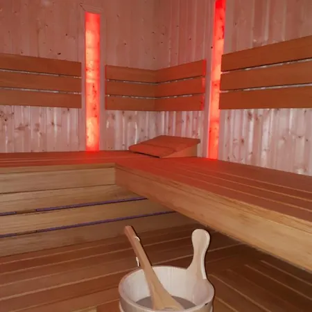 Dom Pod Mareszka 住宿加早餐酒店